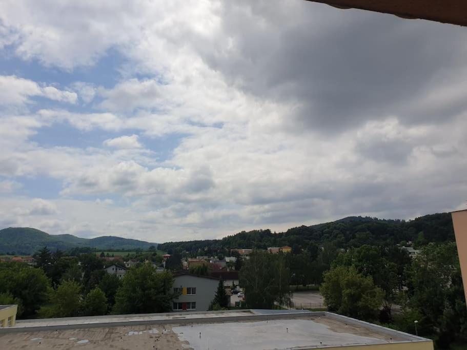 Mezonetovy Apartman V Centre Novej Dubnice Ilava Bagian luar foto