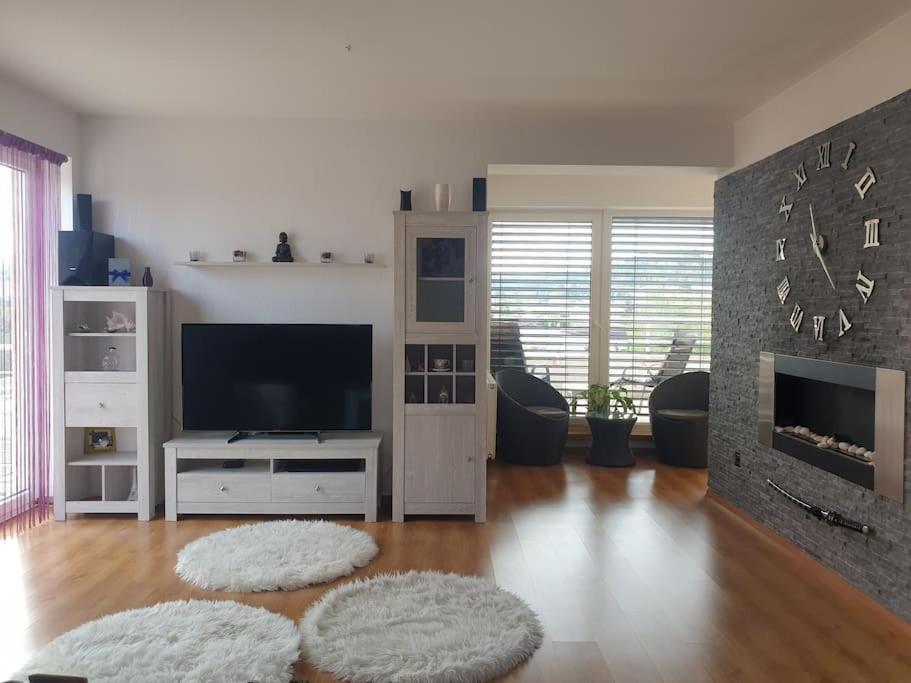 Mezonetovy Apartman V Centre Novej Dubnice Ilava Bagian luar foto